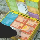 Verbandskasten Resc-Q-Assist Q 50 - KINDERGARTEN - Erste-Hilfe-Koffer nach DIN 13157 gefüllt - aus robustem ABS-Kunststoff